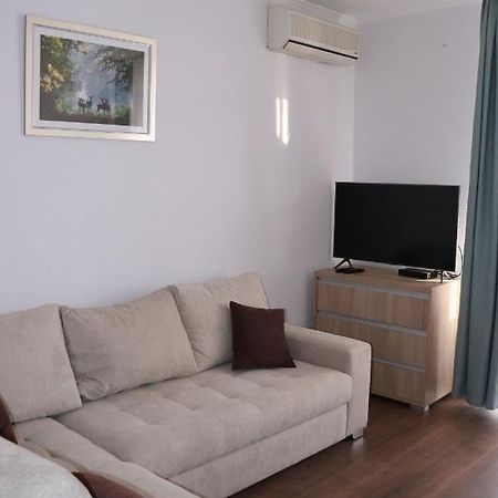 Liget Apartmanhaz Kehidakustány Buitenkant foto
