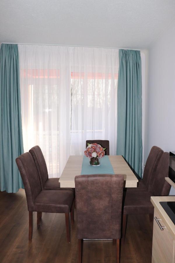 Liget Apartmanhaz Kehidakustány Buitenkant foto
