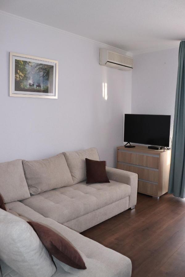 Liget Apartmanhaz Kehidakustány Buitenkant foto