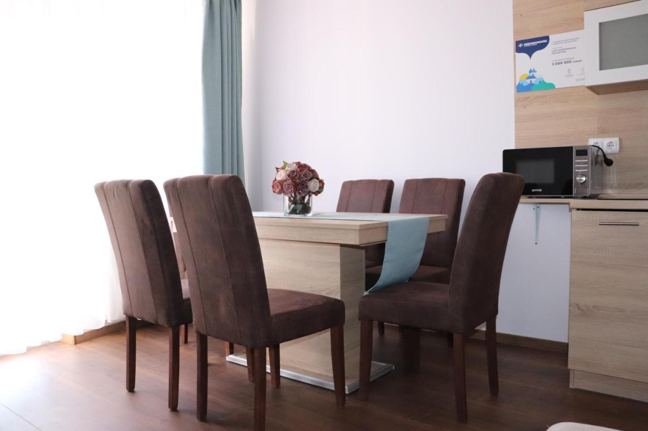 Liget Apartmanhaz Kehidakustány Buitenkant foto