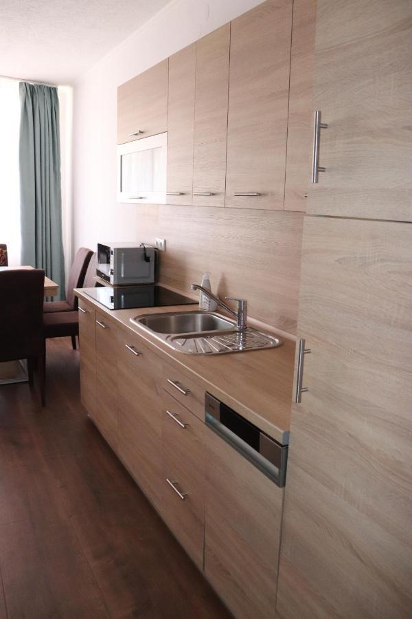 Liget Apartmanhaz Kehidakustány Buitenkant foto